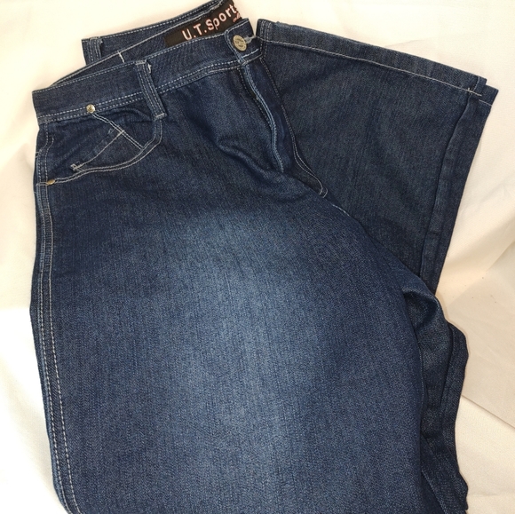 U.T. SPORTS COLLECTION MEN'S DENIM JEANS SIZE 38"X34" EMBROIDERY - Picture 2 of 4